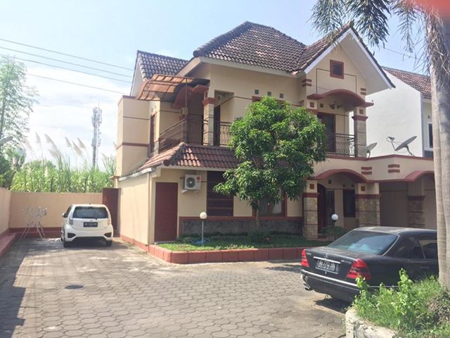 RUMAH ISTIMEWA SETURAN