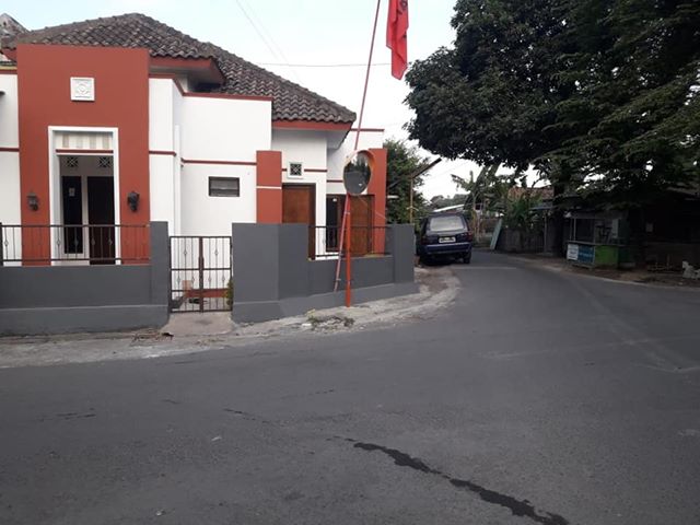 DIJUAL RUMAH BANTUL : RUNAH DEKAT TOM SILVER