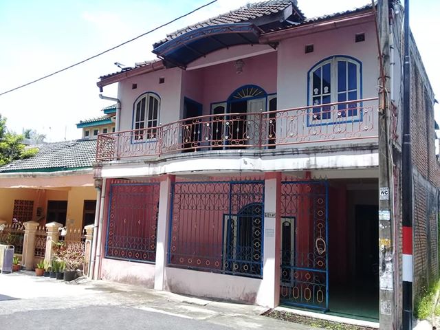 DIJUUAL RUMAH SLEMAN : RUMAH JATI SAWIT