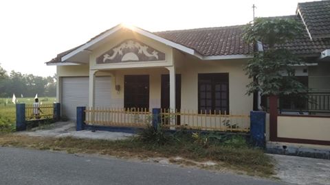 DIKONTRAKAN RUMAH BANTUL : RUMAH DEKAT UAD
